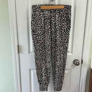 Cabi print joggers true to size in great condition